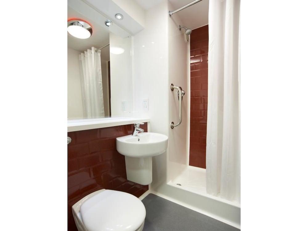 Travelodge London Stratford Hotel Buitenkant foto